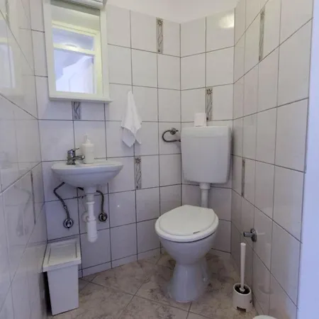 Charmantes Ferienhaus Mit Pool, Klimaanlage Und Wifi Fur 5 Personen * Antovo