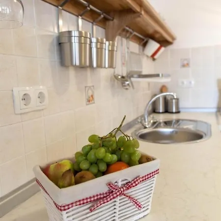 Charmantes Ferienhaus Mit Pool, Klimaanlage Und Wifi Fur 5 Personen Holiday home Antovo