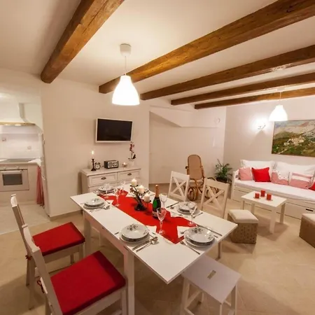 Charmantes Ferienhaus Mit Pool, Klimaanlage Und Wifi Fur 5 Personen *