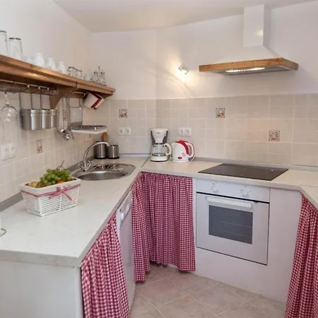 Holiday home Charmantes Ferienhaus Mit Pool, Klimaanlage Und Wifi Fur 5 Personen *